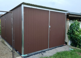 Akrilinės skardos garažų galerija