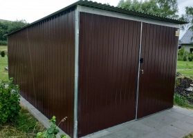 Akrilinės skardos garažų galerija