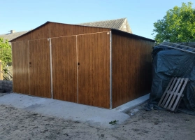 Akrilinės skardos garažų galerija