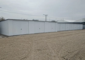 Akrilinės skardos garažų galerija