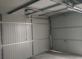 Akrilinės skardos garažų galerija