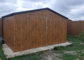 Akrilinės skardos garažų galerija