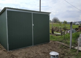 Akrilinės skardos garažų galerija