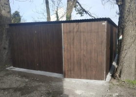 Akrilinės skardos garažų galerija