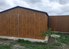 Akrilinės skardos garažų galerija