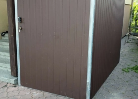 Akrilinės skardos garažų galerija