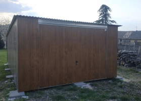 Akrilinės skardos garažų galerija