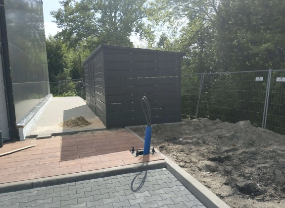 Šiukšlių konteinerių stoginės 18