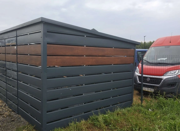 Šiukšlių konteinerių stoginės 47