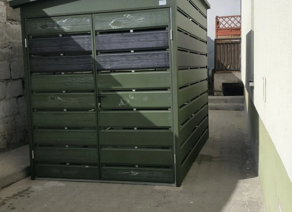 Šiukšlių konteinerių stoginės 379