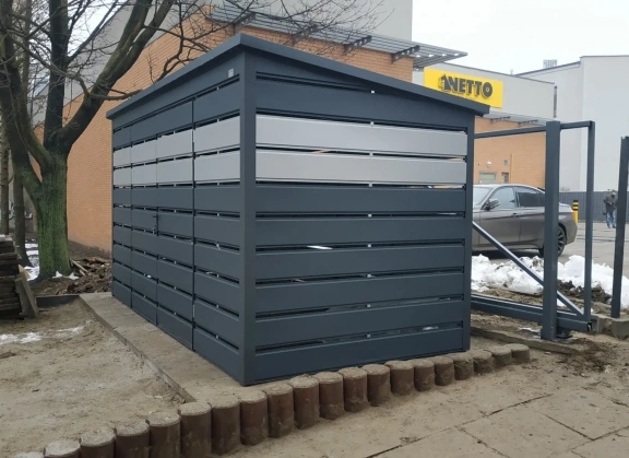 Šiukšlių konteinerių stoginės 82