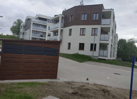 Šiukšlių konteinerių stoginės 27