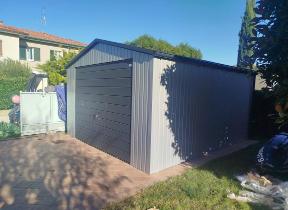 Akrilinės skardos garažų galerija 289